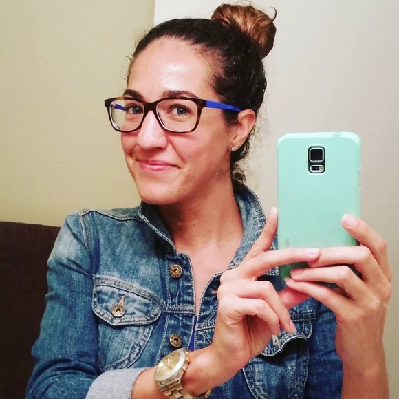 Meet your Posher, Becca - Picture 4 of 5